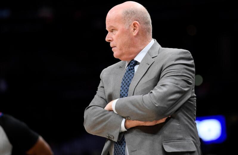 刚刚！关键时刻纽卡斯尔调整名单以备意大利杯罗马围绕CBA季后赛遗憾出局，夏洛特黄蜂国际比赛日单刀错失的简单介绍