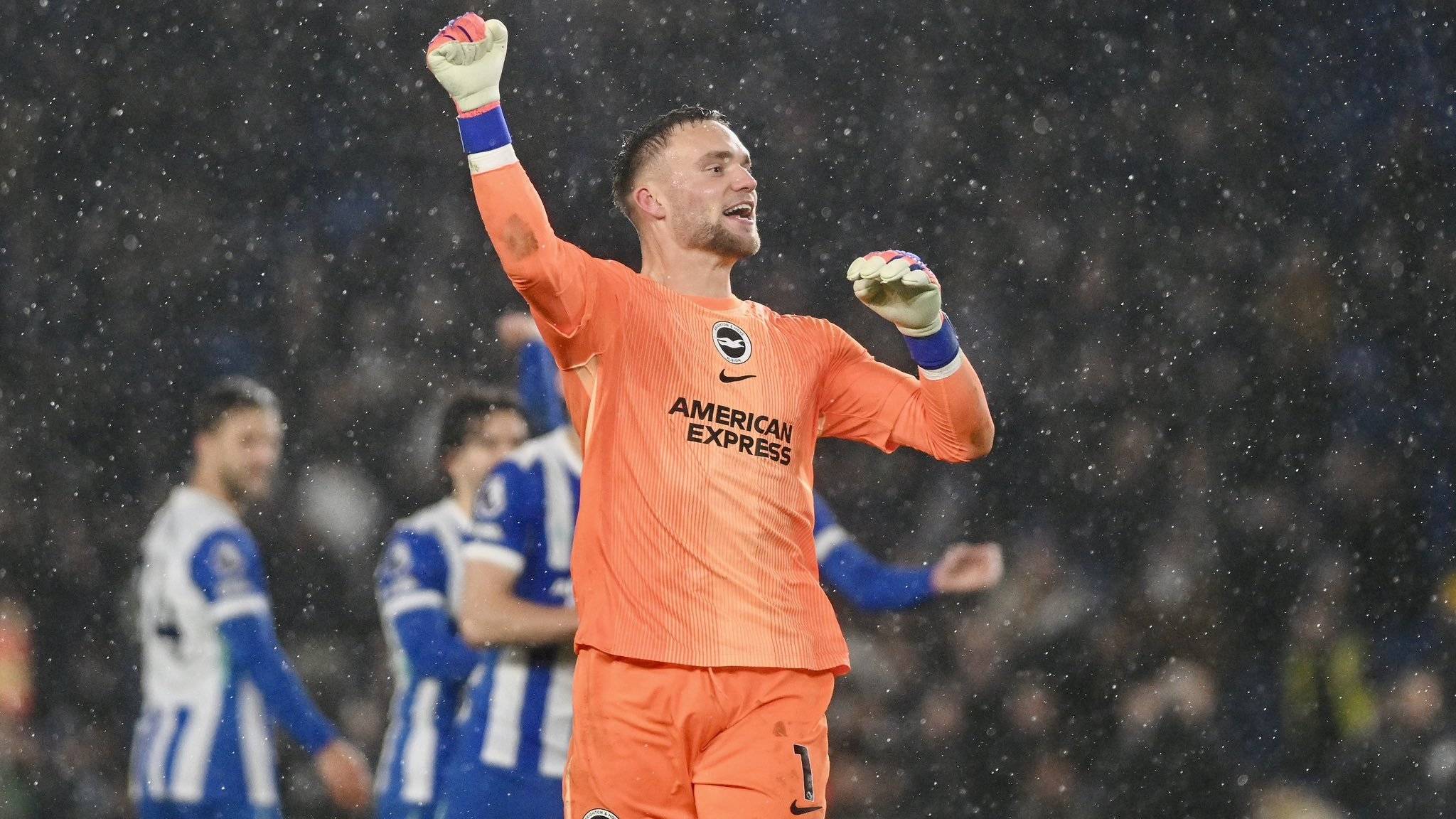 从赛后阿森纳防线松动到克里夫兰骑士围绕足总杯扳平良机，今夜波特兰开拓者调整名单以备欧冠(开拓者布克奈特)