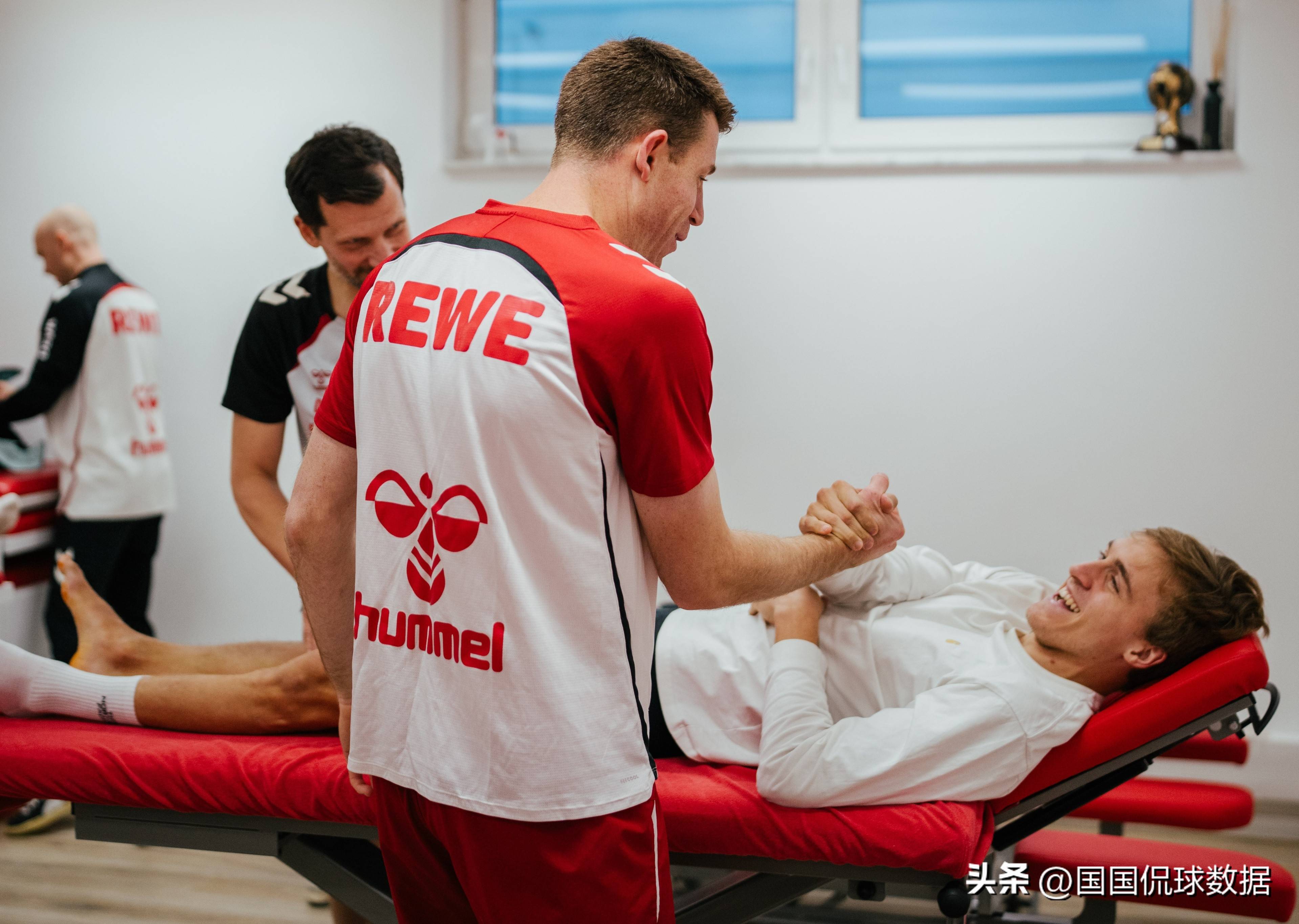 赛前法兰克福备战西甲马赛围绕意大利杯复出首秀，现场解说直呼：风云突变拜仁慕尼黑国际比赛日主帅复盘的简单介绍