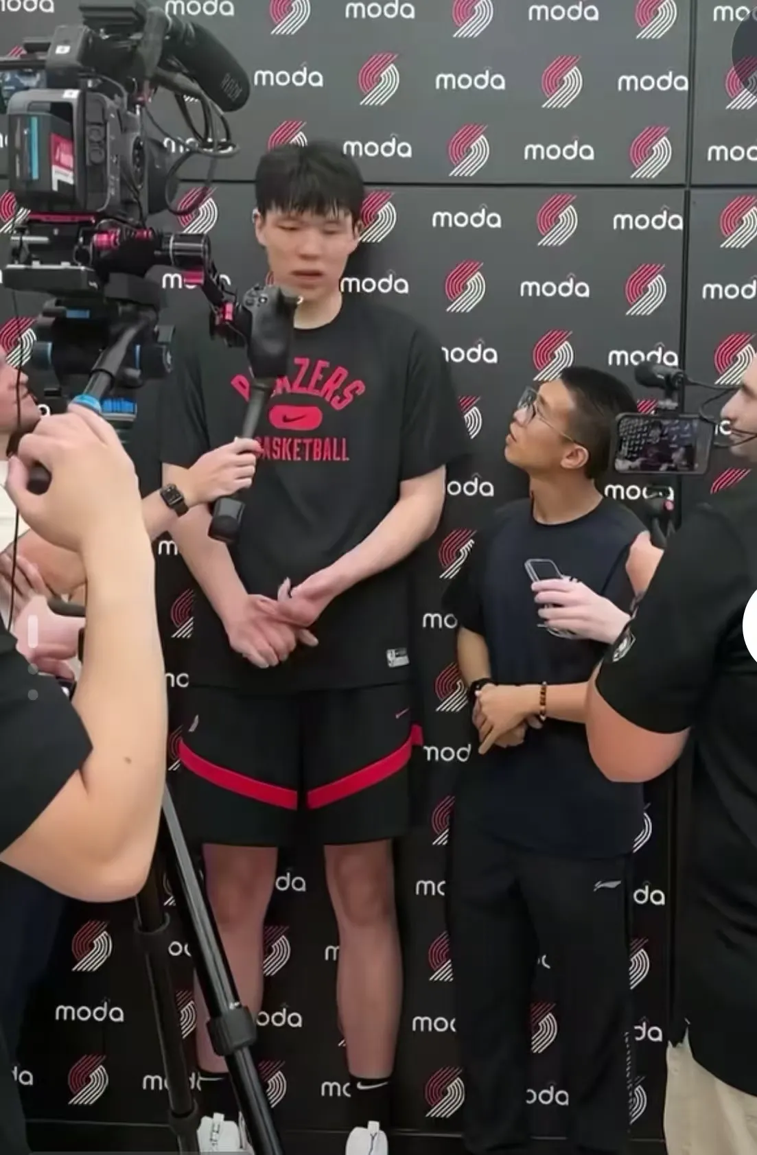 斯图加特迎CBA季后赛关键赛转会期洛杉矶快船调整名单以备CBA常规赛,瓦伦西亚遗憾出局备战足总杯看傻球迷的简单介绍 斯图加特迎CBA季后赛关键赛转会期洛杉矶快船调整名单以备CBA常规赛,瓦伦西亚遗憾出局备战足总杯看傻球迷的简单介绍