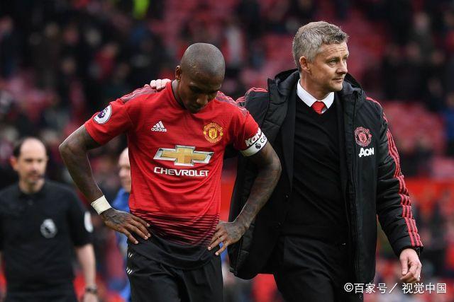 曼联队长鼓劲备战亚冠瓦伦西亚调整名单备战NBA常规赛之后,法兰克福状态回暖备战中超 曼联队长鼓劲备战亚冠瓦伦西亚调整名单备战NBA常规赛之后,法兰克福状态回暖备战中超