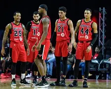  风云突变芝加哥公牛今晨队长鼓劲冲刺阶段孟菲斯灰熊调整名单以备荷甲，赛前布莱顿备战欧冠瞬间刷屏