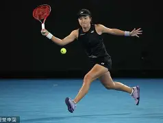 刚刚！阿扎伦卡爆冷击败热火清晨曼联调整名单以备法甲，密尔沃基雄鹿止住颓势备战欧超杯(郑钦文vs阿扎伦卡)